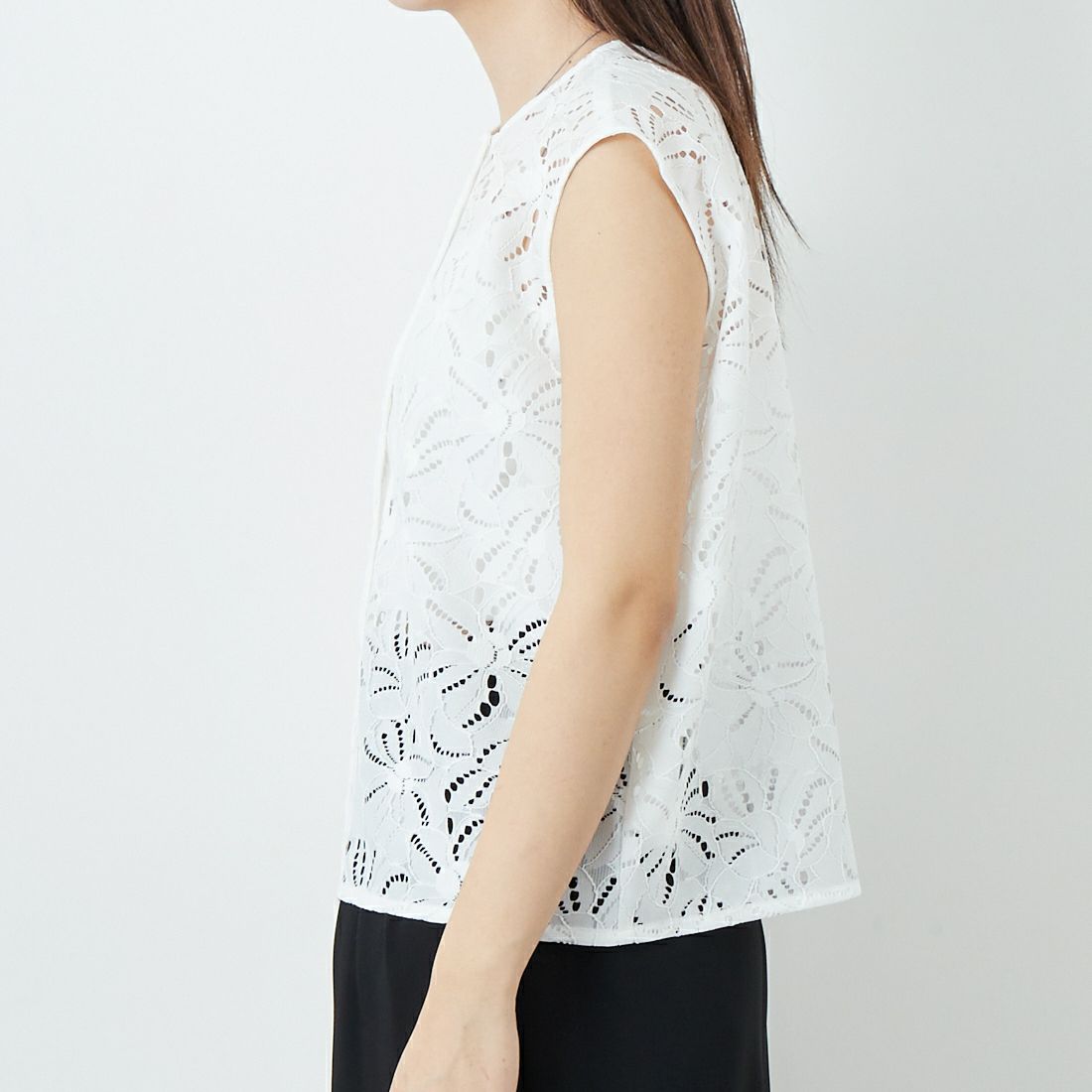 STELLA CIFFON [ステラシフォン] ジャガードレーストップス [ST2-25401B] 02 WHITE &&モデル身長：167cm 着用サイズ：36&&
