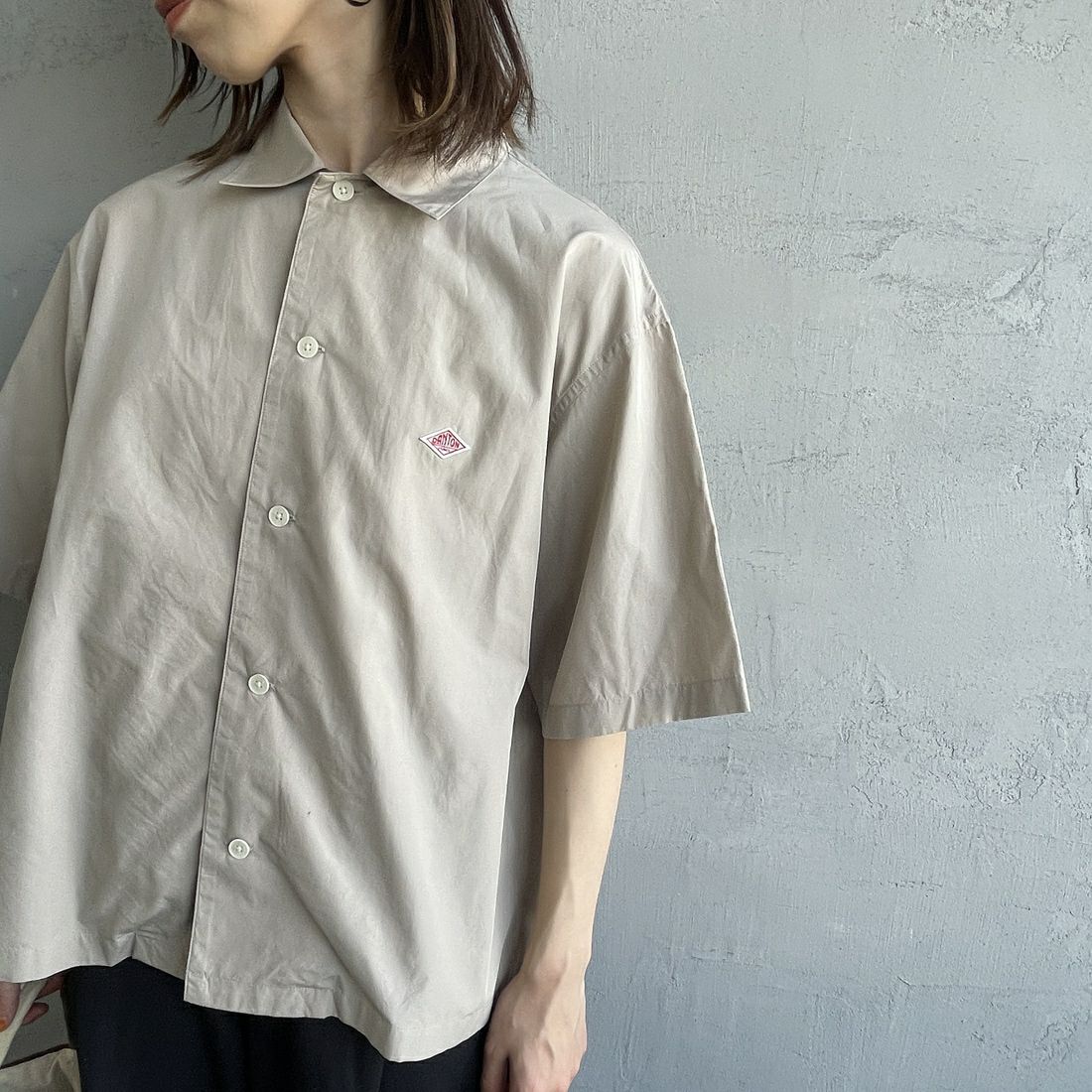 DANTON [ダントン] ハーフスリーブシャツ [DT-B0223CPL] GREIGE &&モデル身長：158cm 着用サイズ：38&&