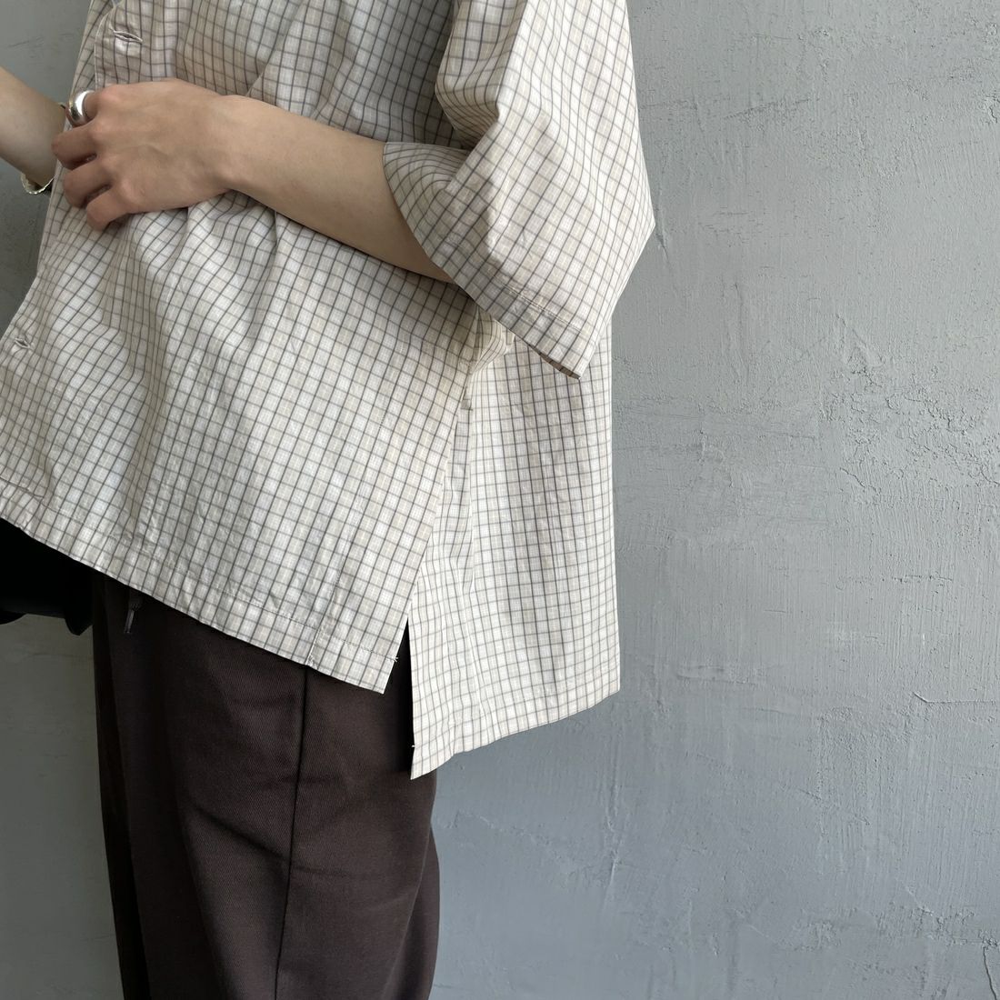 DANTON [ダントン] ハーフスリーブシャツ [DT-B0223CPP] BEG/GRY CK &&モデル身長：158cm 着用サイズ：38&&