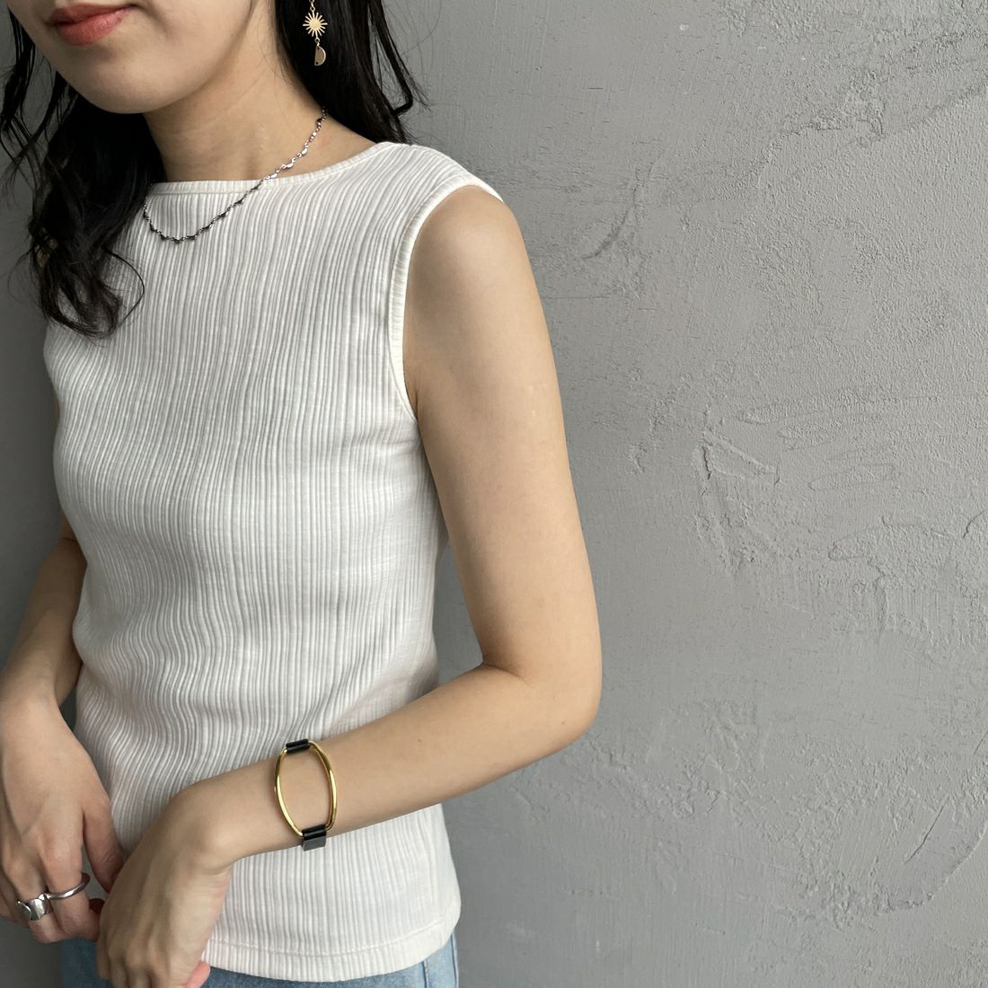 Noir Fabrik [ヌワールファブリック] ボートネックノースリーブリブカットソー [JFS-C092] O.WHITE &&モデル身長：160cm 着用サイズ：0&&