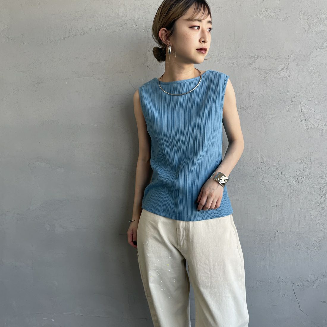 Noir Fabrik [ヌワールファブリック] ボートネックノースリーブリブカットソー [JFS-C092] BLUE &&モデル身長：150cm 着用サイズ：0&&