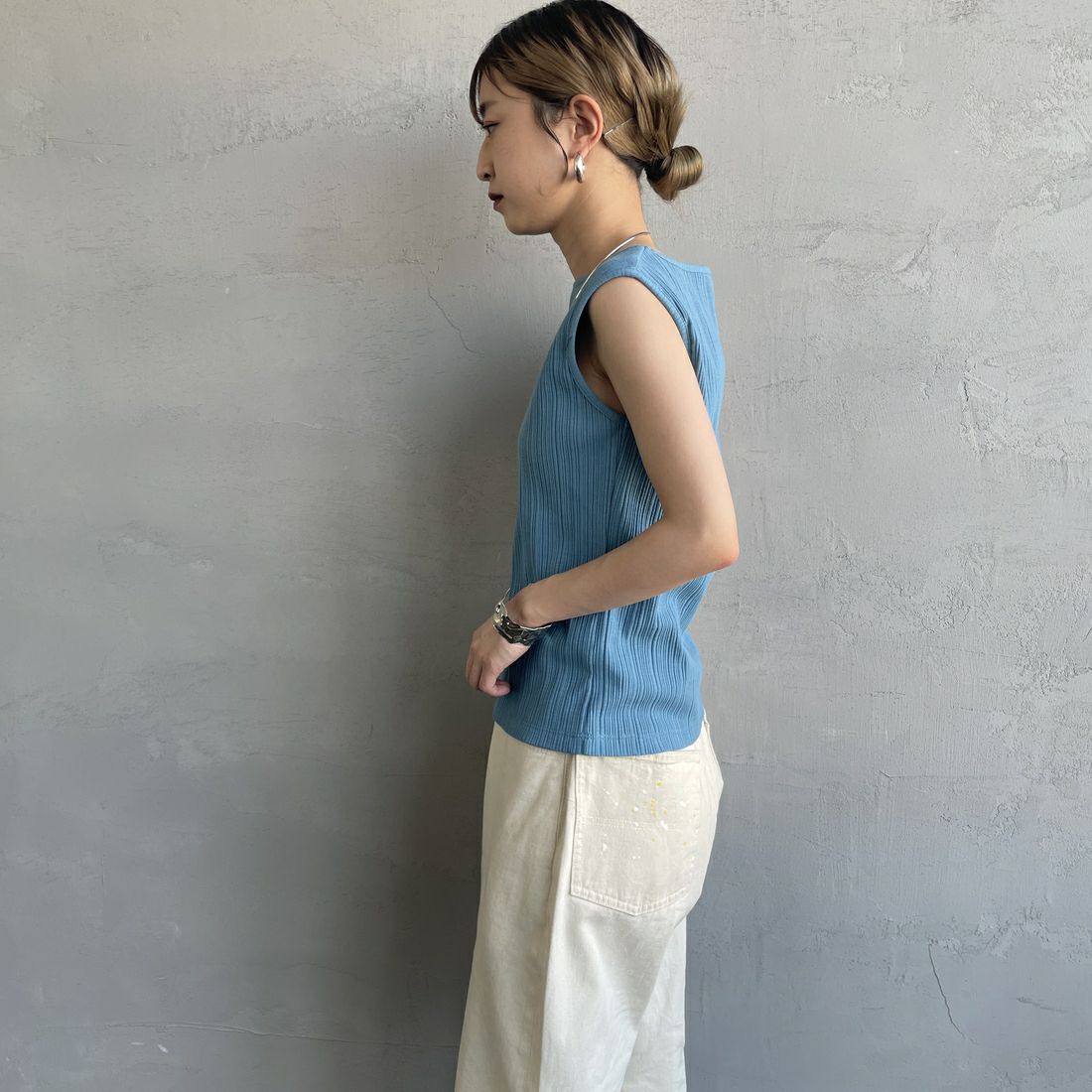 Noir Fabrik [ヌワールファブリック] ボートネックノースリーブリブカットソー [JFS-C092] BLUE &&モデル身長：150cm 着用サイズ：0&&