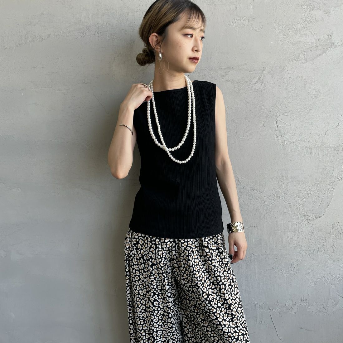 Noir Fabrik [ヌワールファブリック] ボートネックノースリーブリブカットソー [JFS-C092] BLACK &&モデル身長：150cm 着用サイズ：0&&