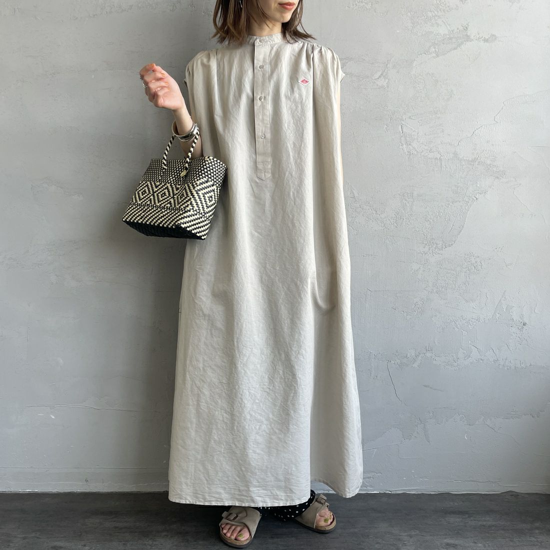 DANTON [ダントン] コットンリネンギャザワンピース [DT-B0347VCL] GREIGE &&モデル身長：158cm 着用サイズ：36&&