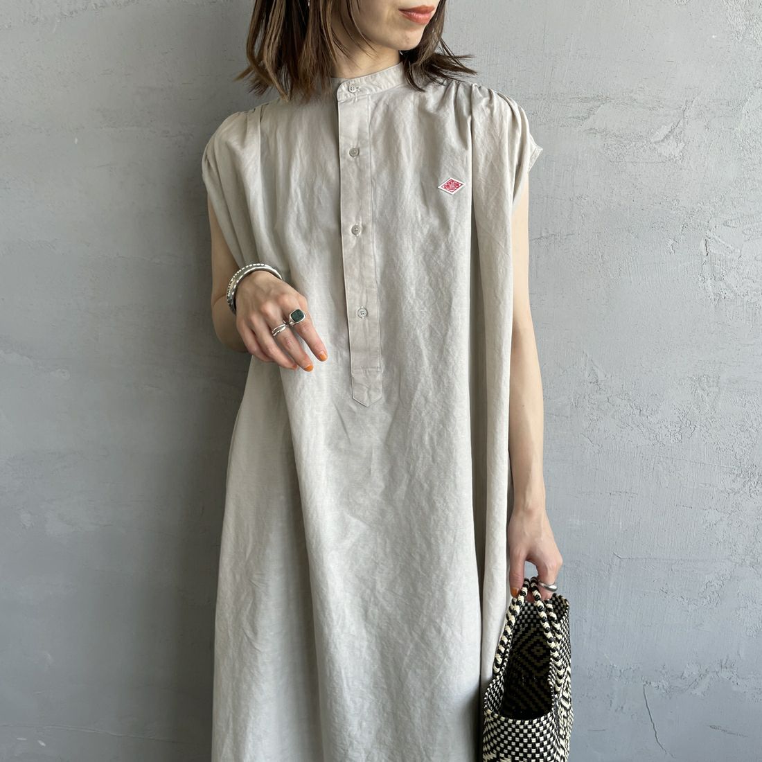 DANTON [ダントン] コットンリネンギャザワンピース [DT-B0347VCL] GREIGE &&モデル身長：158cm 着用サイズ：36&&
