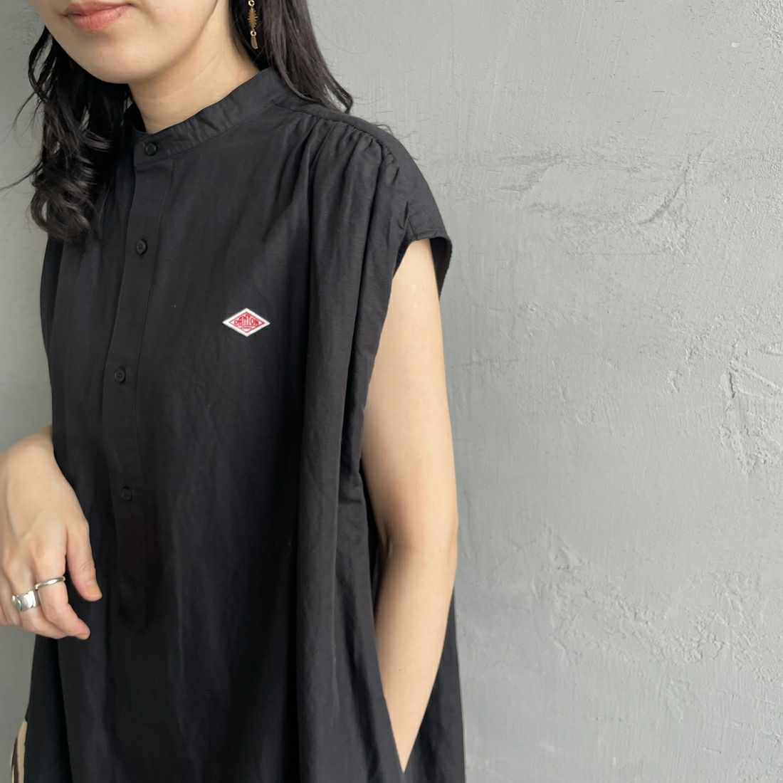 DANTON [ダントン] コットンリネンギャザワンピース [DT-B0347VCL] BLACK &&モデル身長：160cm 着用サイズ：36&&