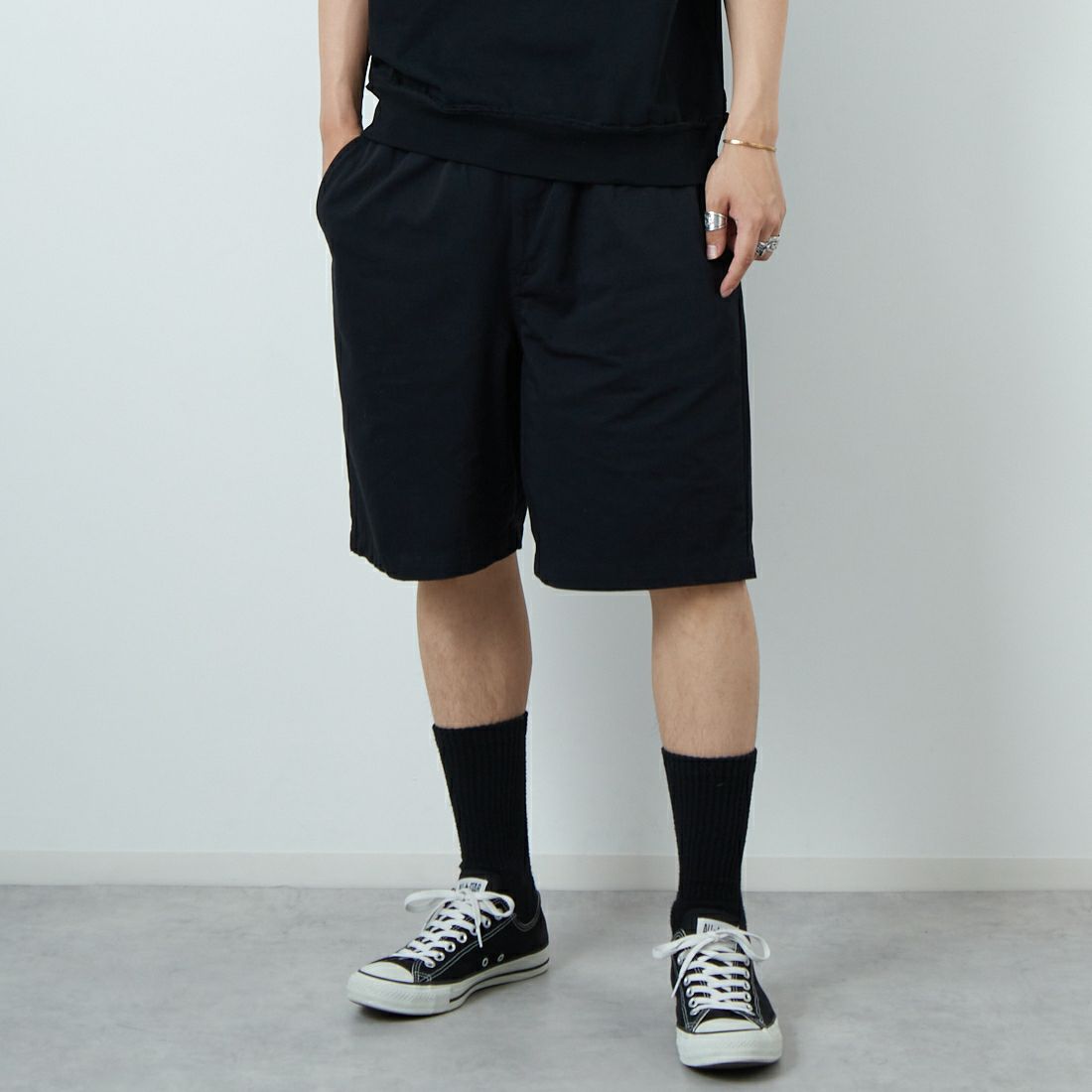 BLACK&&モデル身長：179cm 着用サイズ：40&&