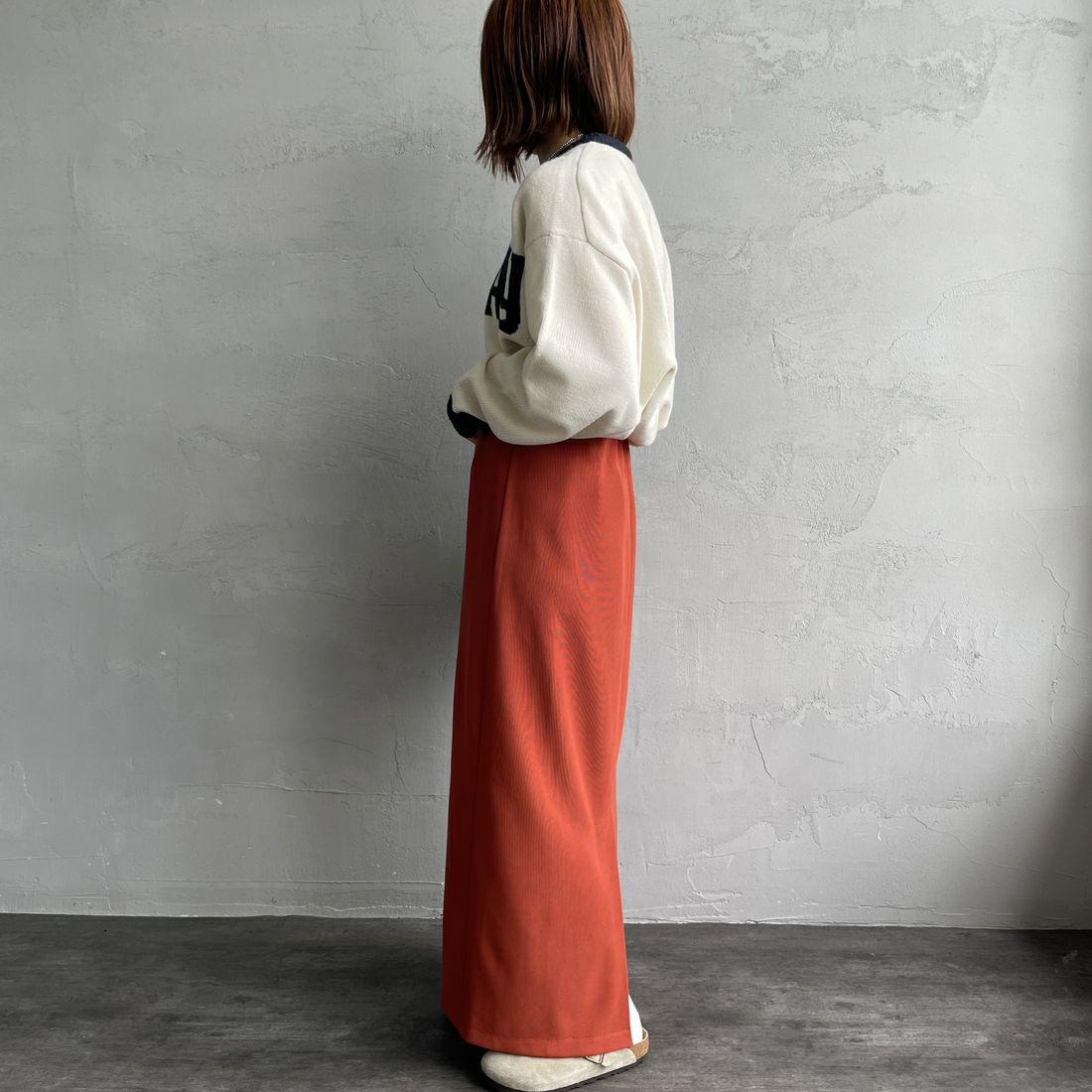 nenom [ネノム] マルチWAYナロースカート [NE23142065] 33 ORANGE &&モデル身長：158cm 着用サイズ：F&&