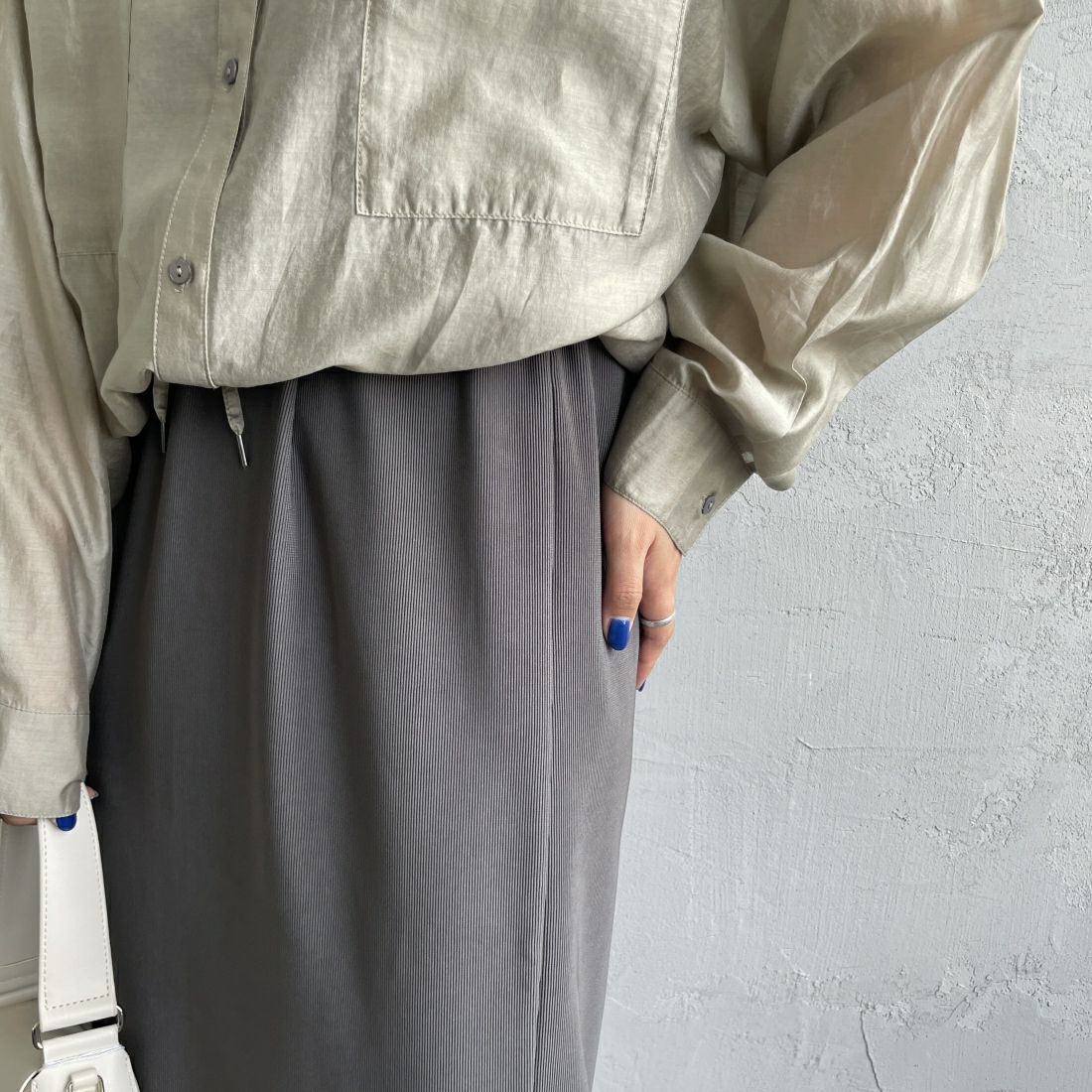nenom [ネノム] マルチWAYナロースカート [NE23142065] 07 GRAY &&モデル身長：156cm 着用サイズ：F&&