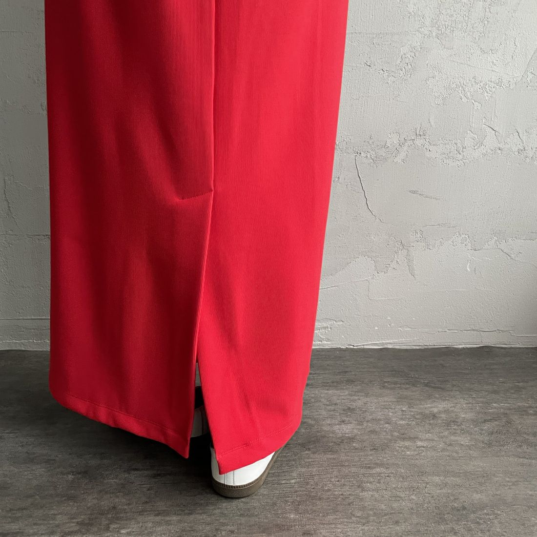 nenom [ネノム] マルチWAYナロースカート [NE23142065] 46 RED &&モデル身長：156cm 着用サイズ：F&&