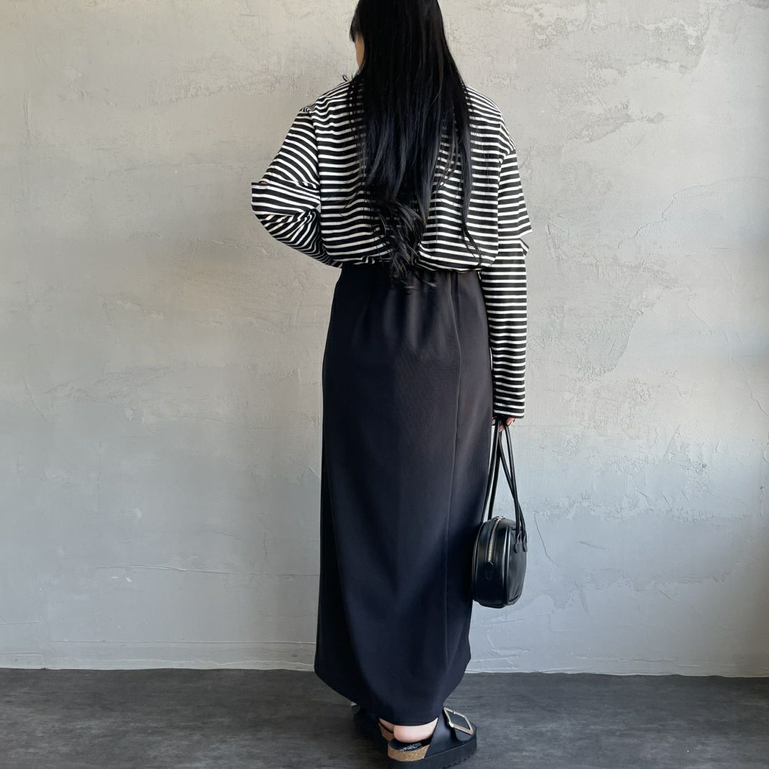 nenom [ネノム] マルチWAYナロースカート [NE23142065] 09 BLACK &&モデル身長：156cm 着用サイズ：F&&