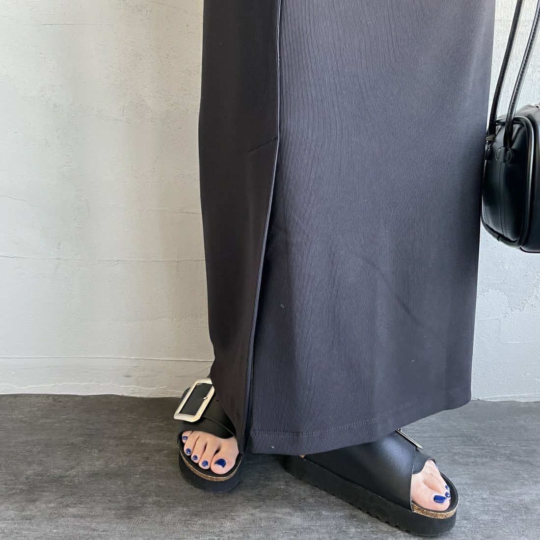 nenom [ネノム] マルチWAYナロースカート [NE23142065] 09 BLACK &&モデル身長：156cm 着用サイズ：F&&