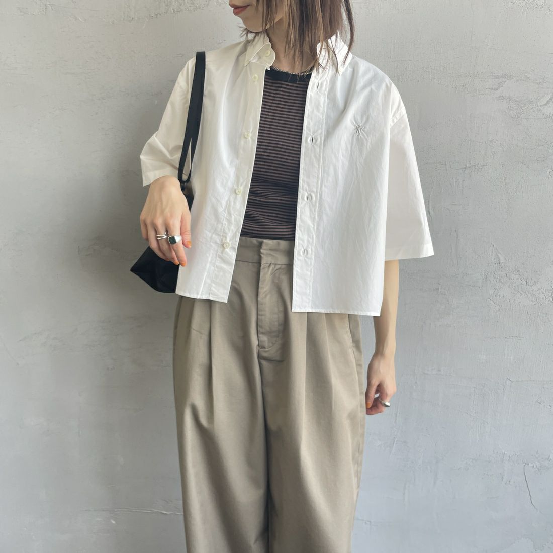Gymphlex [ジムフレックス] 半袖ボタンダウンシャツ [GY-B0367OGT] WHITE &&モデル身長：158cm 着用サイズ：12&&