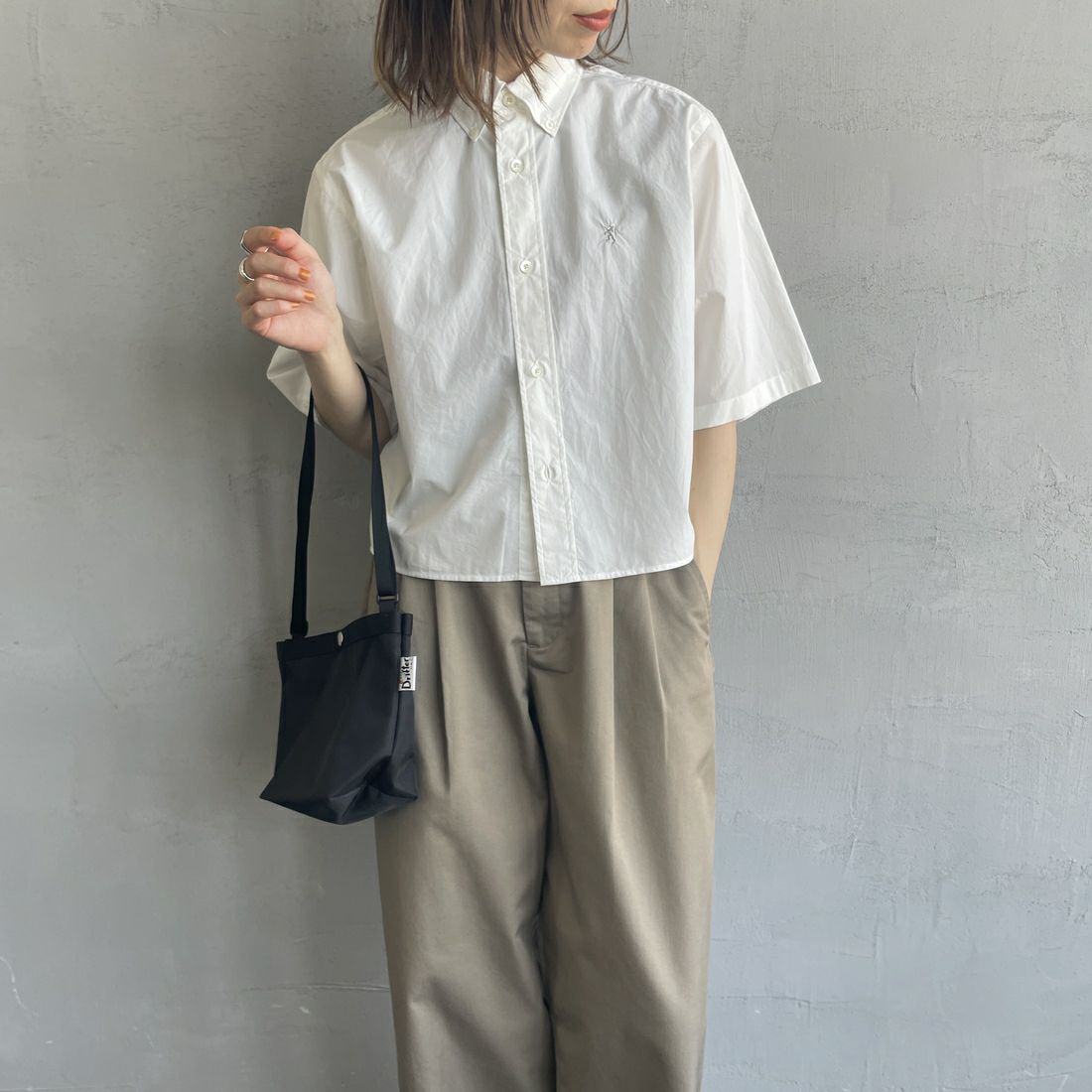 Gymphlex [ジムフレックス] 半袖ボタンダウンシャツ [GY-B0367OGT] WHITE &&モデル身長：158cm 着用サイズ：12&&