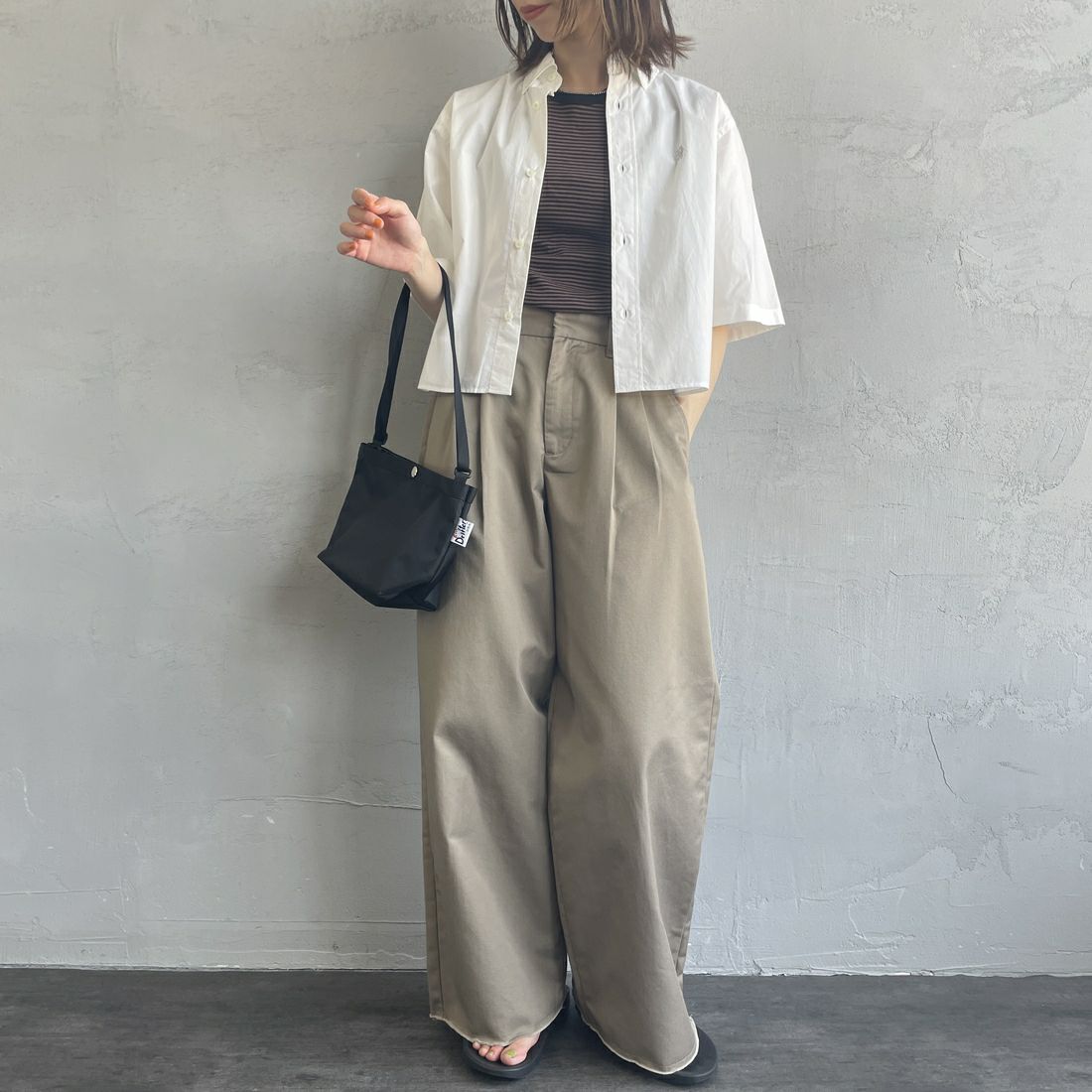 Gymphlex [ジムフレックス] 半袖ボタンダウンシャツ [GY-B0367OGT] WHITE &&モデル身長：158cm 着用サイズ：12&&