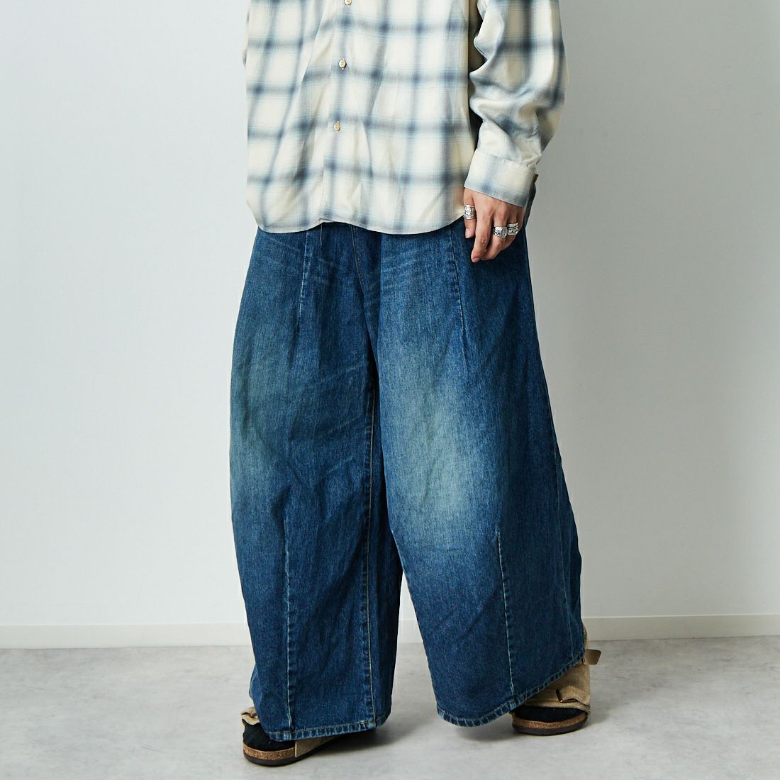 A INDIGO&&モデル身長：179cm 着用サイズ：S&&