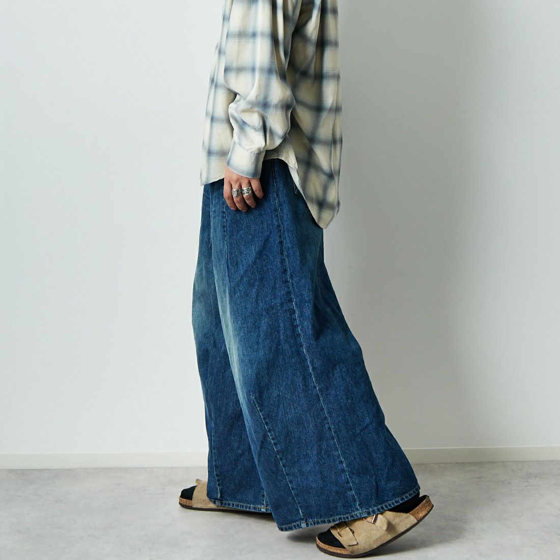 Needles [ニードルズ] ヒザデルバギーデニムパンツ [QV159] A INDIGO &&モデル身長：179cm 着用サイズ：S&&