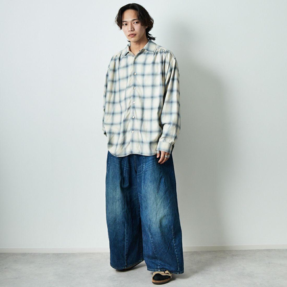 Needles [ニードルズ] ヒザデルバギーデニムパンツ [QV159] A INDIGO &&モデル身長：179cm 着用サイズ：S&&