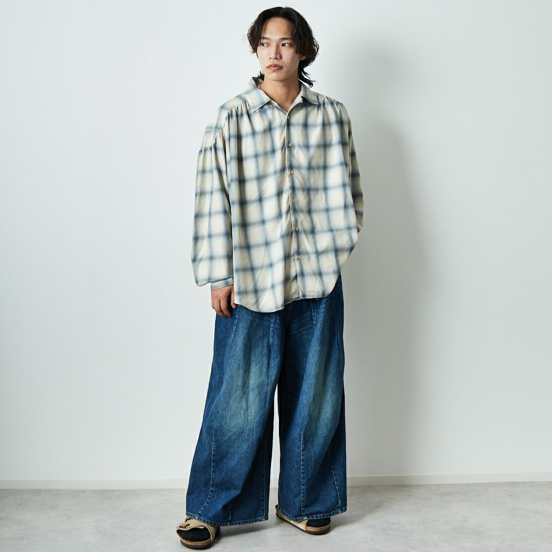 Needles [ニードルズ] ヒザデルバギーデニムパンツ [QV159] A INDIGO &&モデル身長：179cm 着用サイズ：S&&