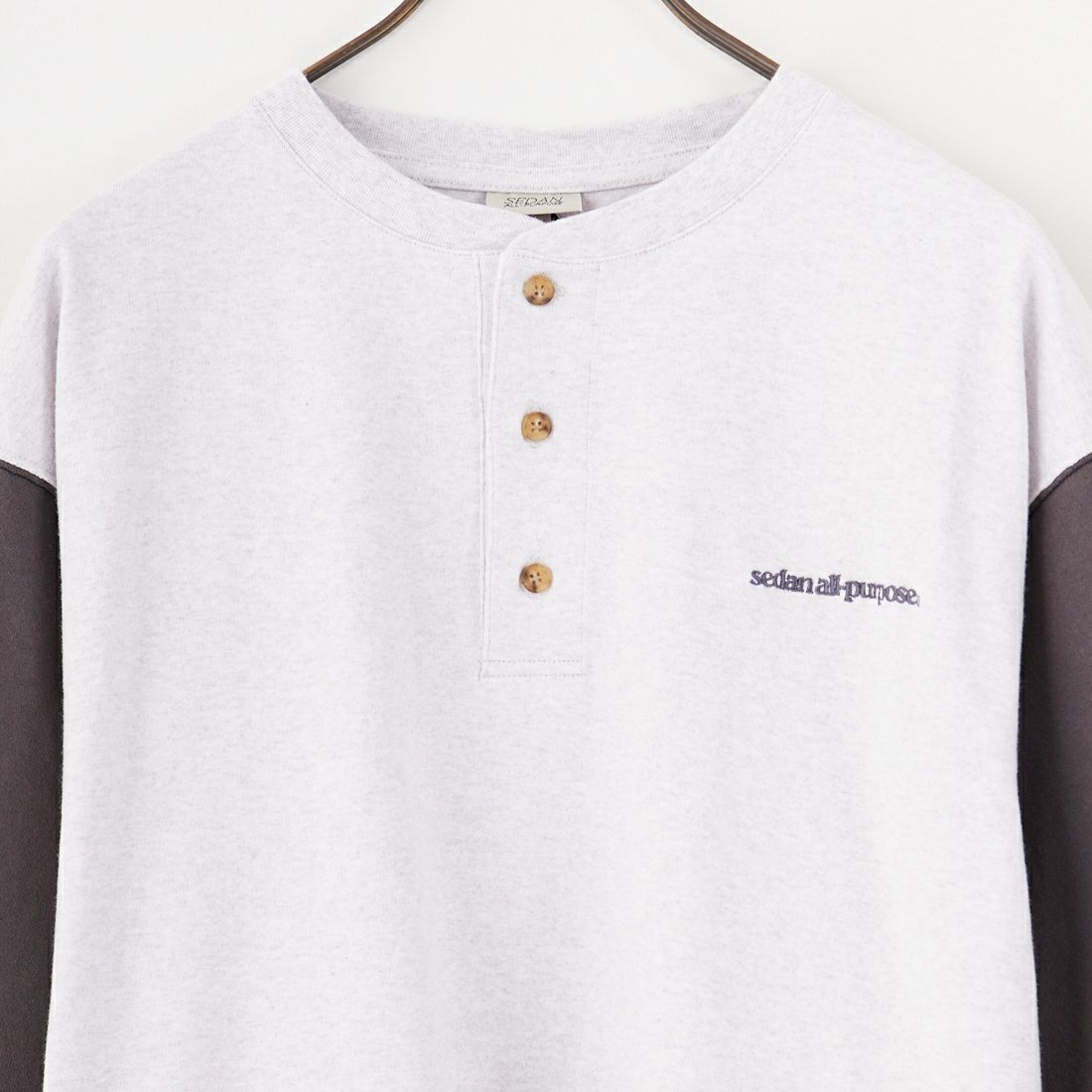 SEDAN ALL-PURPOSE [セダン オールパーパス] HENLEYNECK BASEBALL TEE [SD25S-CT05] ASH/CHR