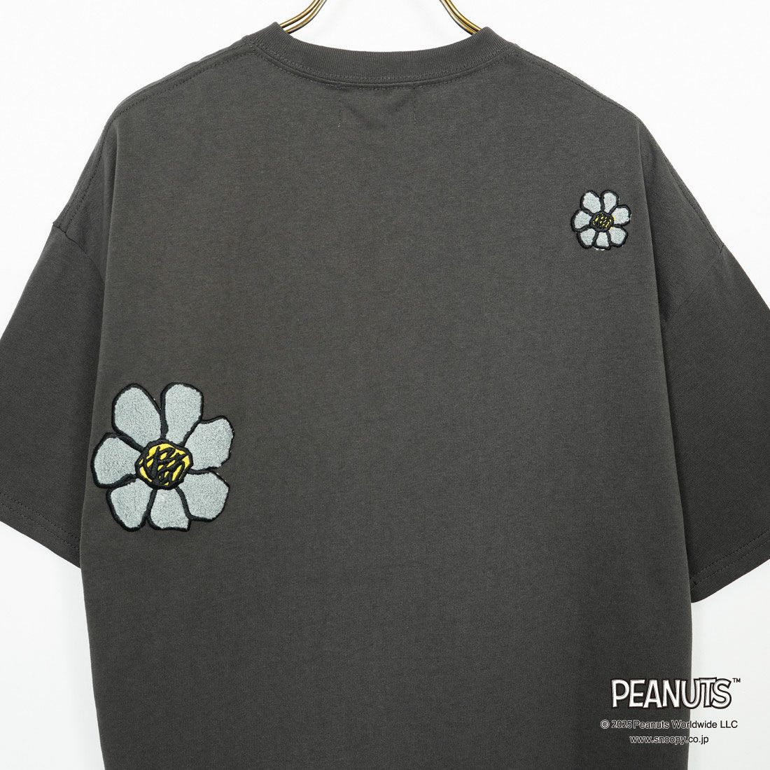 PEANUTS × JEANS FACTORY [ピーナッツ × ジーンズファクトリー] 別注 PEANUTS フラワーTシャツ [JFC-252-028-JF] SUMIKURO