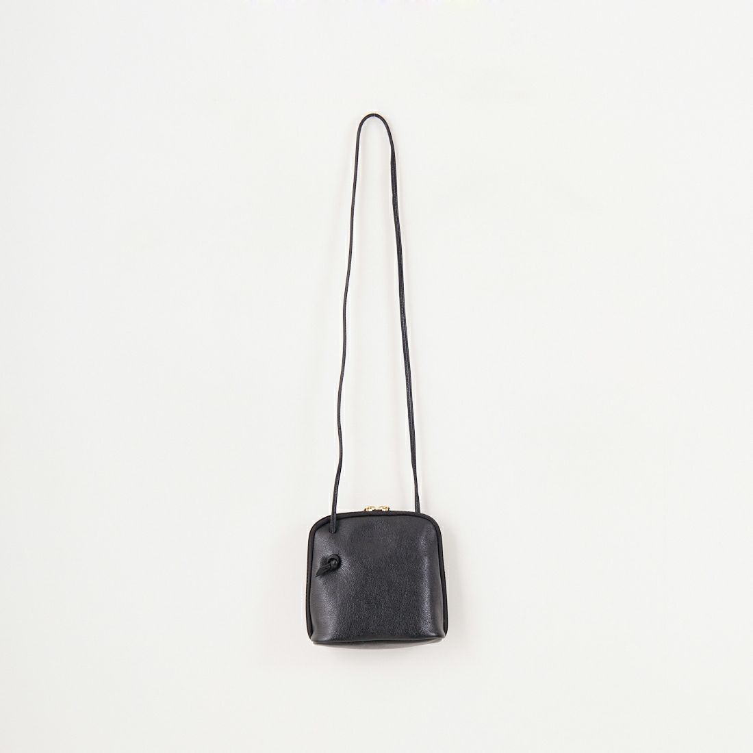 IL BISONTE [イルビゾンテ] クロスボディバッグ [54202300210] 35 ﾌﾞﾗｯｸ