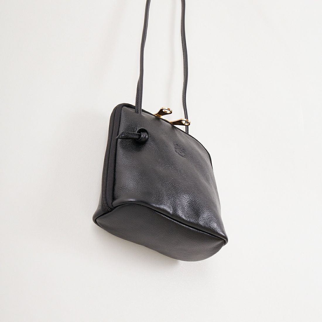 IL BISONTE [イルビゾンテ] クロスボディバッグ [54202300210] 35 ﾌﾞﾗｯｸ