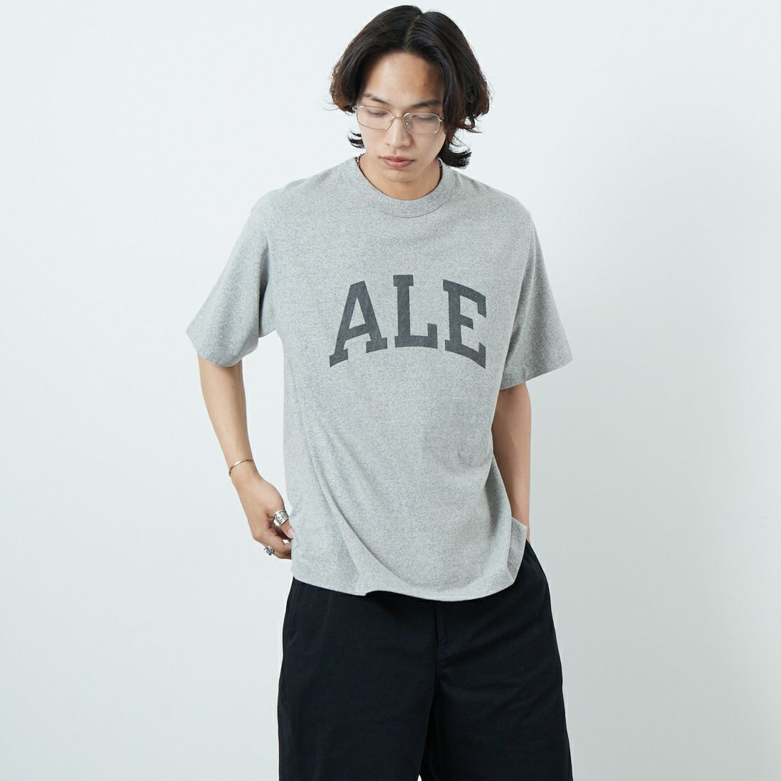 blurhms ROOTSTOCK [ブラームス ルーツストック] ALE-Y 88/12ワイドプリントTシャツ [BROOTS25S36A] 02 H.GREY &&モデル身長：179cm 着用サイズ：2&&