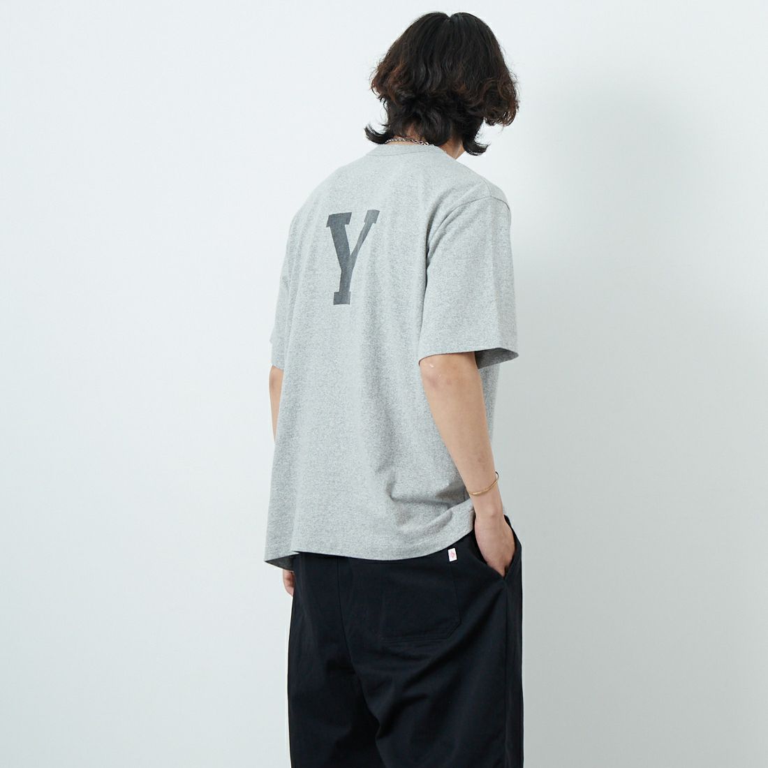 blurhms ROOTSTOCK [ブラームス ルーツストック] ALE-Y 88/12ワイドプリントTシャツ [BROOTS25S36A] 02 H.GREY &&モデル身長：179cm 着用サイズ：2&&