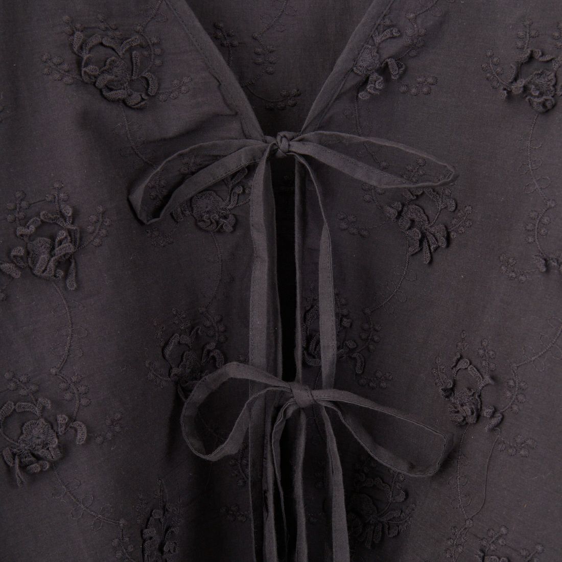 crinkle crinkle crinkle [クリンクル クリンクル クリンクル] 3D 刺繍ボレロ [CC-3529] BLACK