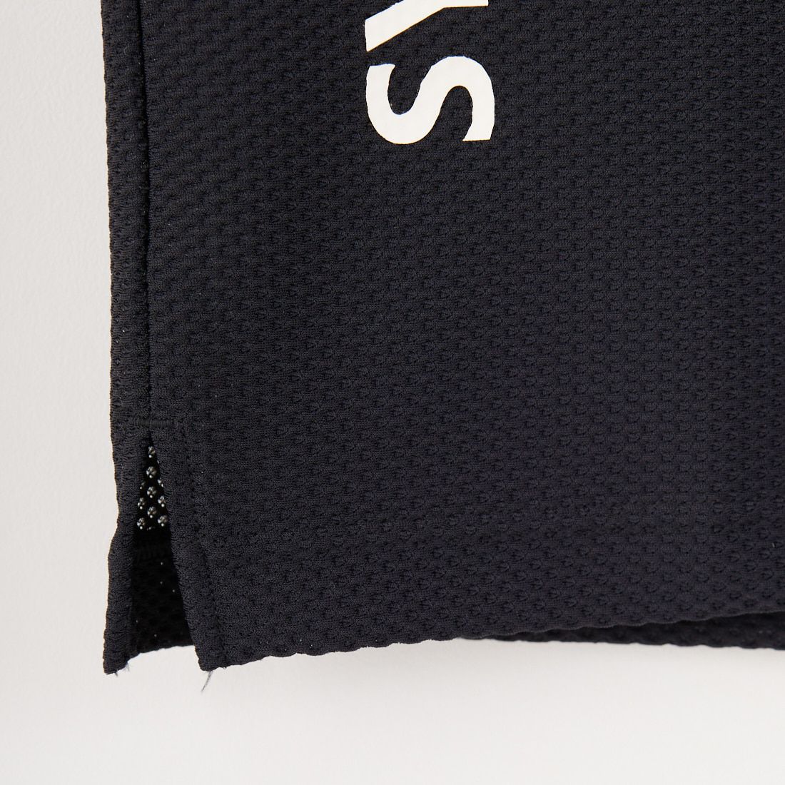 SY32 GOLF [エスワイサーティトゥ ゴルフ] 3Dフェイス バックネオンモックネックTシャツ [SYG-25S020] BLACK