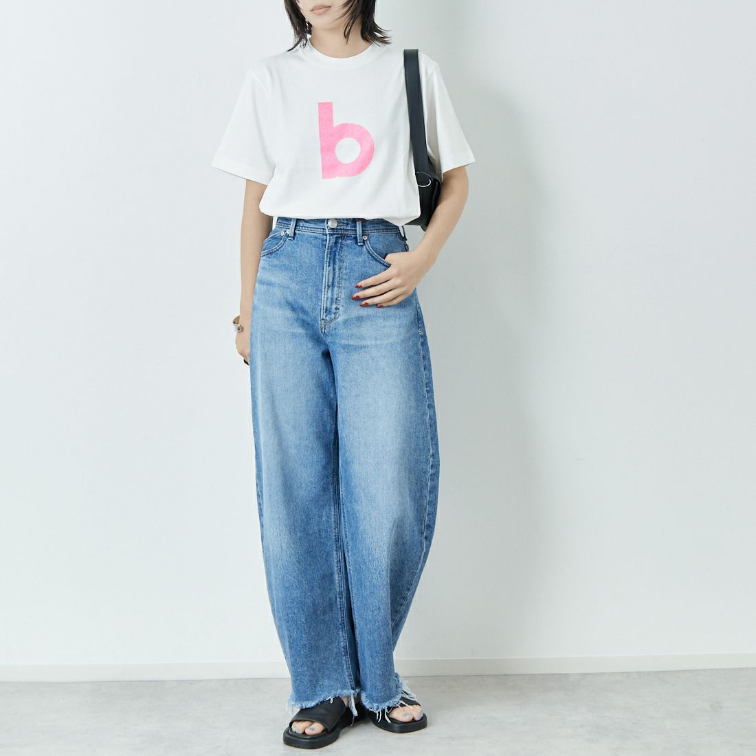 blurhms ROOTSTOCK [ブラームス ルーツストック] BD スタンダードプリントTシャツ [BROOTS25S33C] 11 WH/PINK &&モデル身長：167cm 着用サイズ：0&&