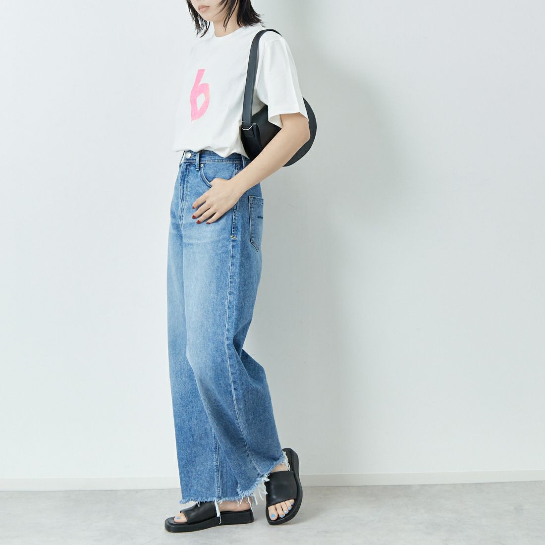 blurhms ROOTSTOCK [ブラームス ルーツストック] BD スタンダードプリントTシャツ [BROOTS25S33C] 11 WH/PINK &&モデル身長：167cm 着用サイズ：0&&