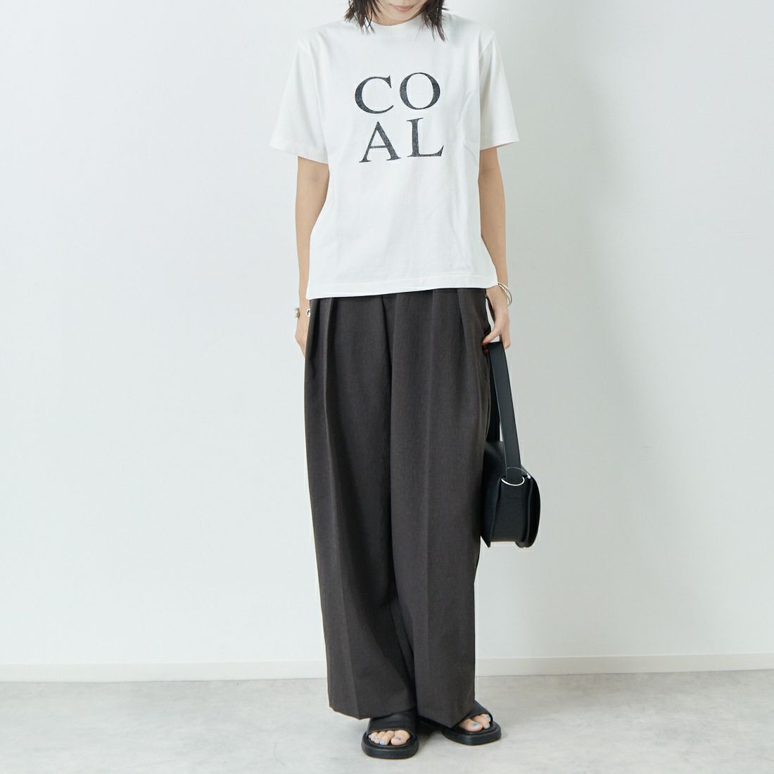 blurhms ROOTSTOCK [ブラームス ルーツストック] COAL スタンダードプリントTシャツ [BROOTS25S33D] 01 WHITE &&モデル身長：167cm 着用サイズ：0&&