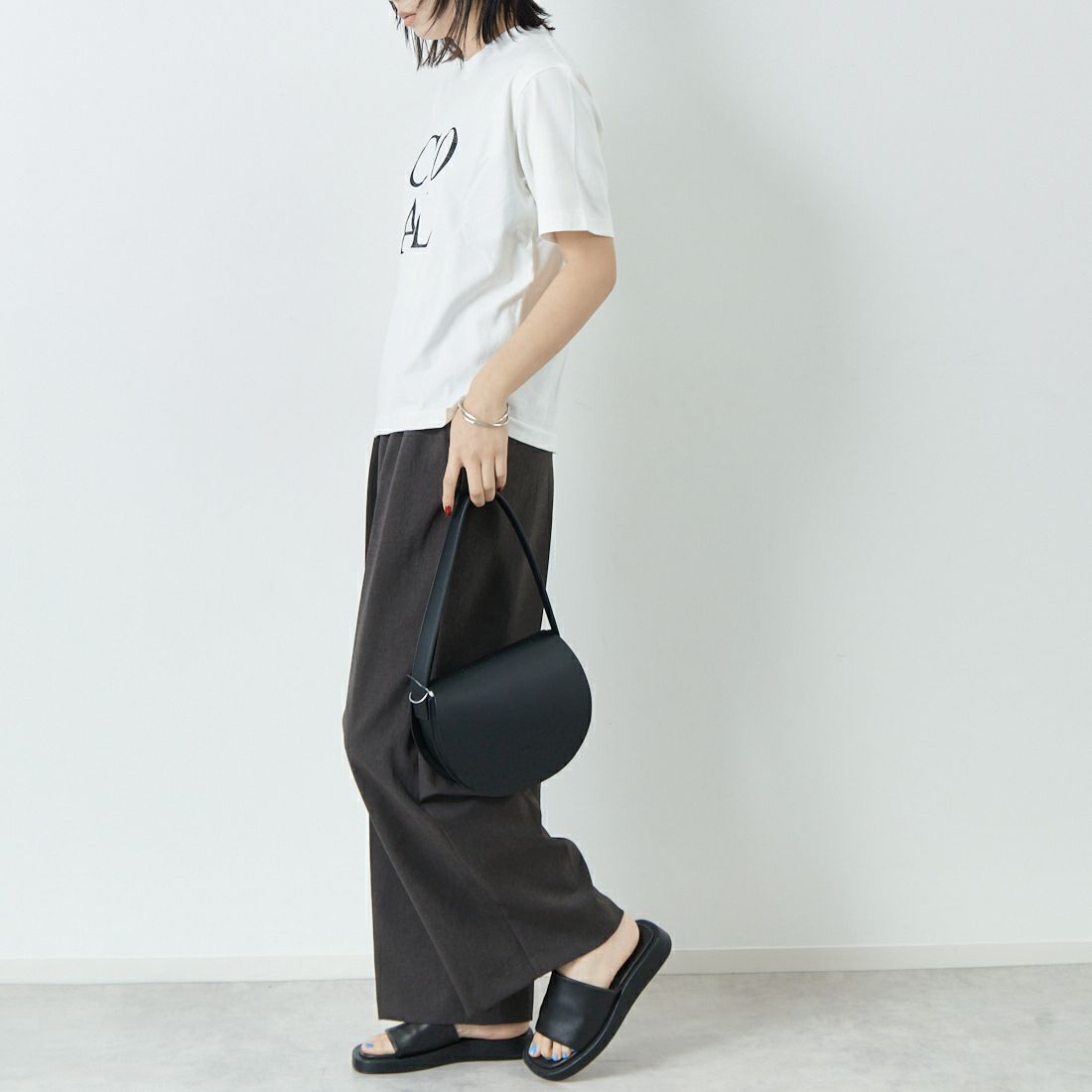 blurhms ROOTSTOCK [ブラームス ルーツストック] COAL スタンダードプリントTシャツ [BROOTS25S33D] 01 WHITE &&モデル身長：167cm 着用サイズ：0&&