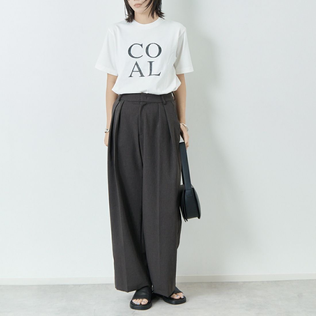 blurhms ROOTSTOCK [ブラームス ルーツストック] COAL スタンダードプリントTシャツ [BROOTS25S33D] 01 WHITE &&モデル身長：167cm 着用サイズ：0&&