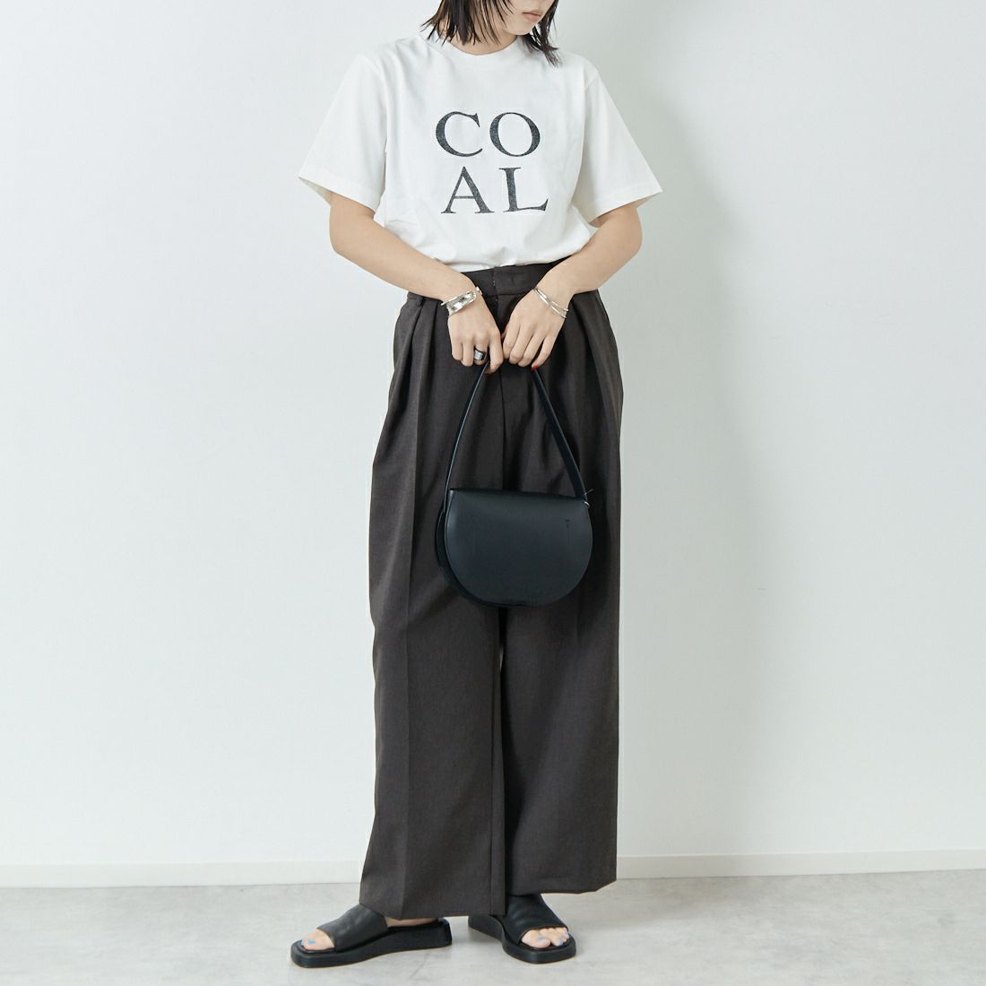 blurhms ROOTSTOCK [ブラームス ルーツストック] COAL スタンダードプリントTシャツ [BROOTS25S33D] 01 WHITE &&モデル身長：167cm 着用サイズ：0&&