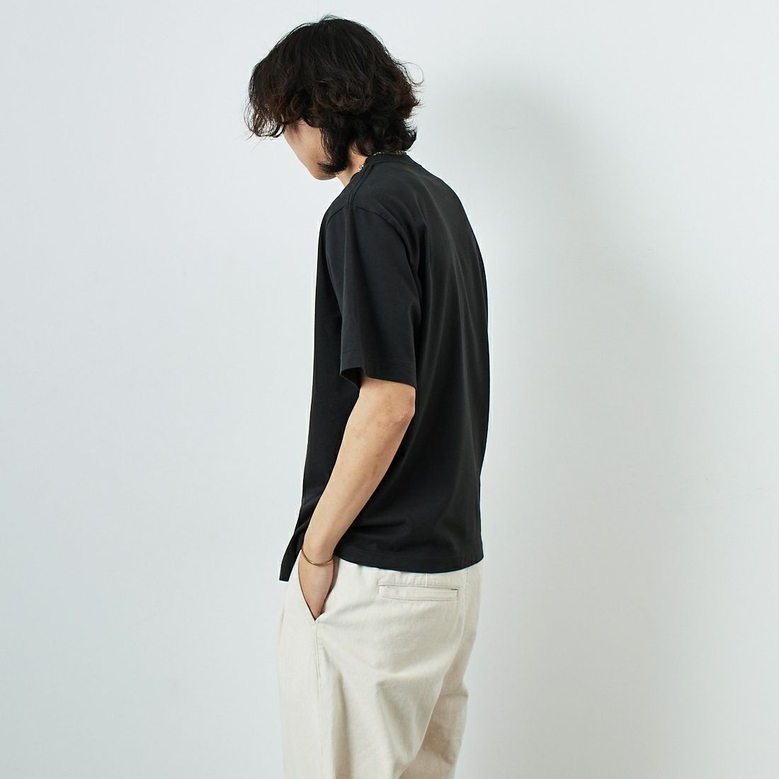 blurhms ROOTSTOCK [ブラームス ルーツストック] BRITPOP ワイドプリントTシャツ [BROOTS25S34A] 06 INK/IVO &&モデル身長：179cm 着用サイズ：2&&