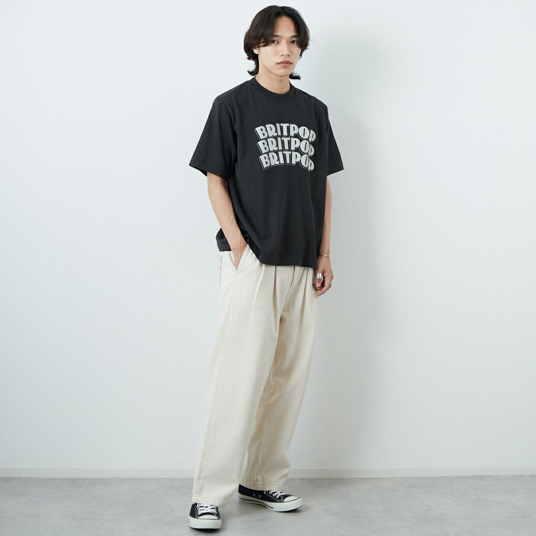 blurhms ROOTSTOCK [ブラームス ルーツストック] BRITPOP ワイドプリントTシャツ [BROOTS25S34A] 06 INK/IVO &&モデル身長：179cm 着用サイズ：2&&