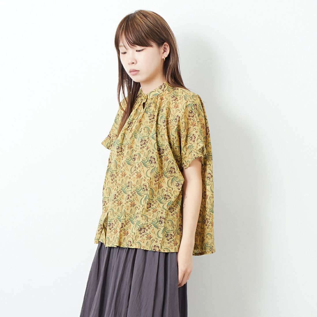 soil [ソイル] ペイズリーフラワープリントバンドカラーシャツ [NSL25091] 5600 YELW &&モデル身長：167cm 着用サイズ：1&&