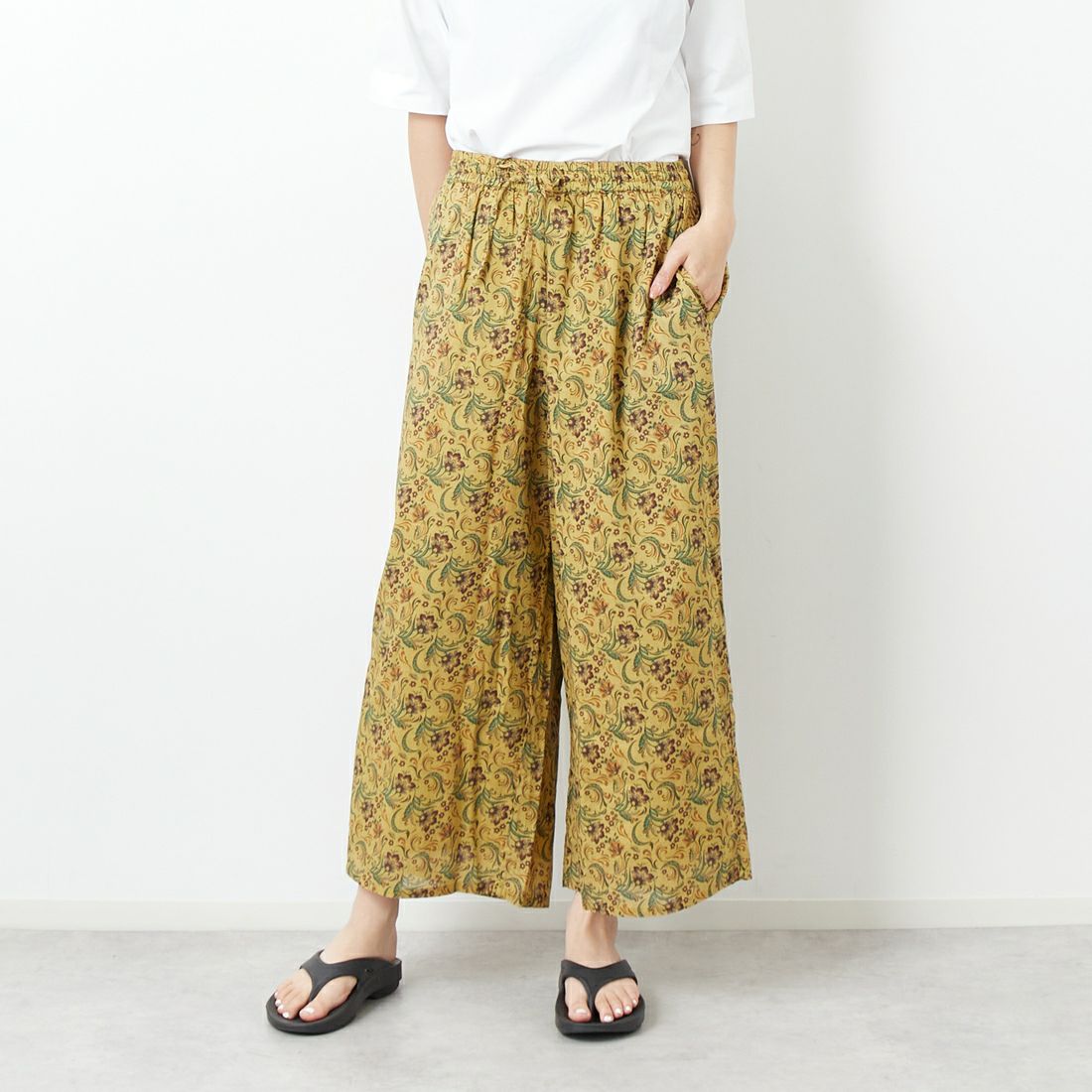 5600 YELW&&モデル身長：167cm 着用サイズ：2&&