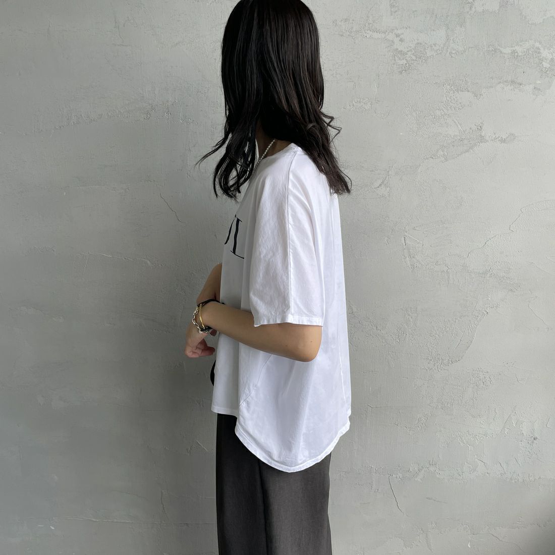 MICA&DEAL × JEANSFACTORY [マイカアンドディール × ジーンズファクトリー] ワイドショートスリーブTシャツ [0125209172-JF] WHITE &&モデル身長：160cm 着用サイズ：F&&