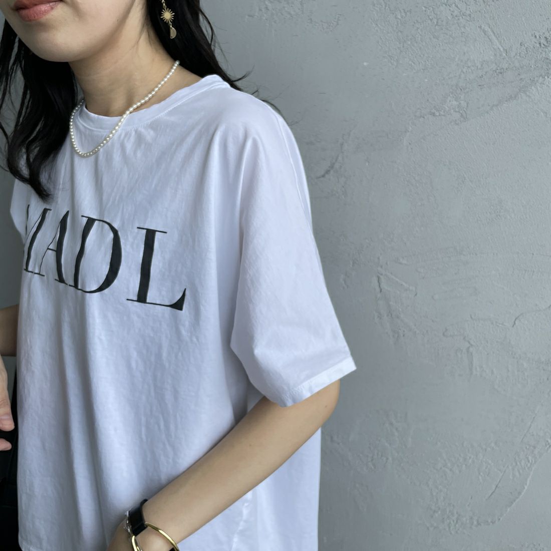 MICA&DEAL × JEANSFACTORY [マイカアンドディール × ジーンズファクトリー] ワイドショートスリーブTシャツ [0125209172-JF] WHITE &&モデル身長：160cm 着用サイズ：F&&