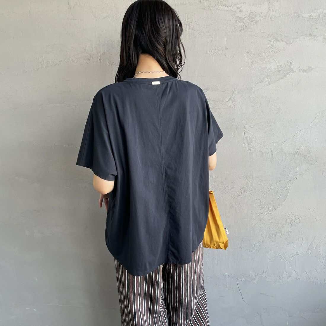 MICA&DEAL × JEANSFACTORY [マイカアンドディール × ジーンズファクトリー] ワイドショートスリーブTシャツ [0125209173-JF] NAVY &&モデル身長：160cm 着用サイズ：F&&