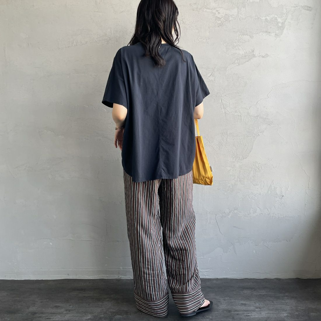MICA&DEAL × JEANSFACTORY [マイカアンドディール × ジーンズファクトリー] ワイドショートスリーブTシャツ [0125209173-JF] NAVY &&モデル身長：160cm 着用サイズ：F&&