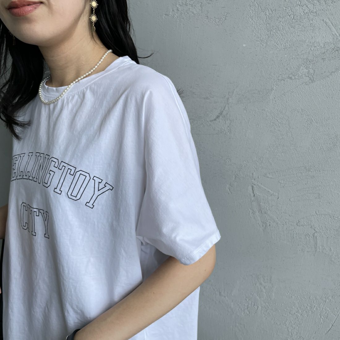 MICA&DEAL × JEANSFACTORY [マイカアンドディール × ジーンズファクトリー] ワイドショートスリーブTシャツ [0125209173-JF] WHITE &&モデル身長：160cm 着用サイズ：F&&