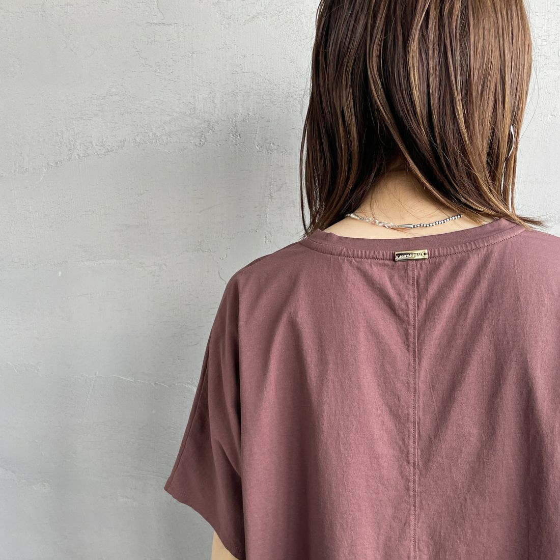 MICA&DEAL × JEANSFACTORY [マイカアンドディール × ジーンズファクトリー] ワイドショートスリーブTシャツ [0125209173-JF] BROWN &&モデル身長：158cm 着用サイズ：F&&