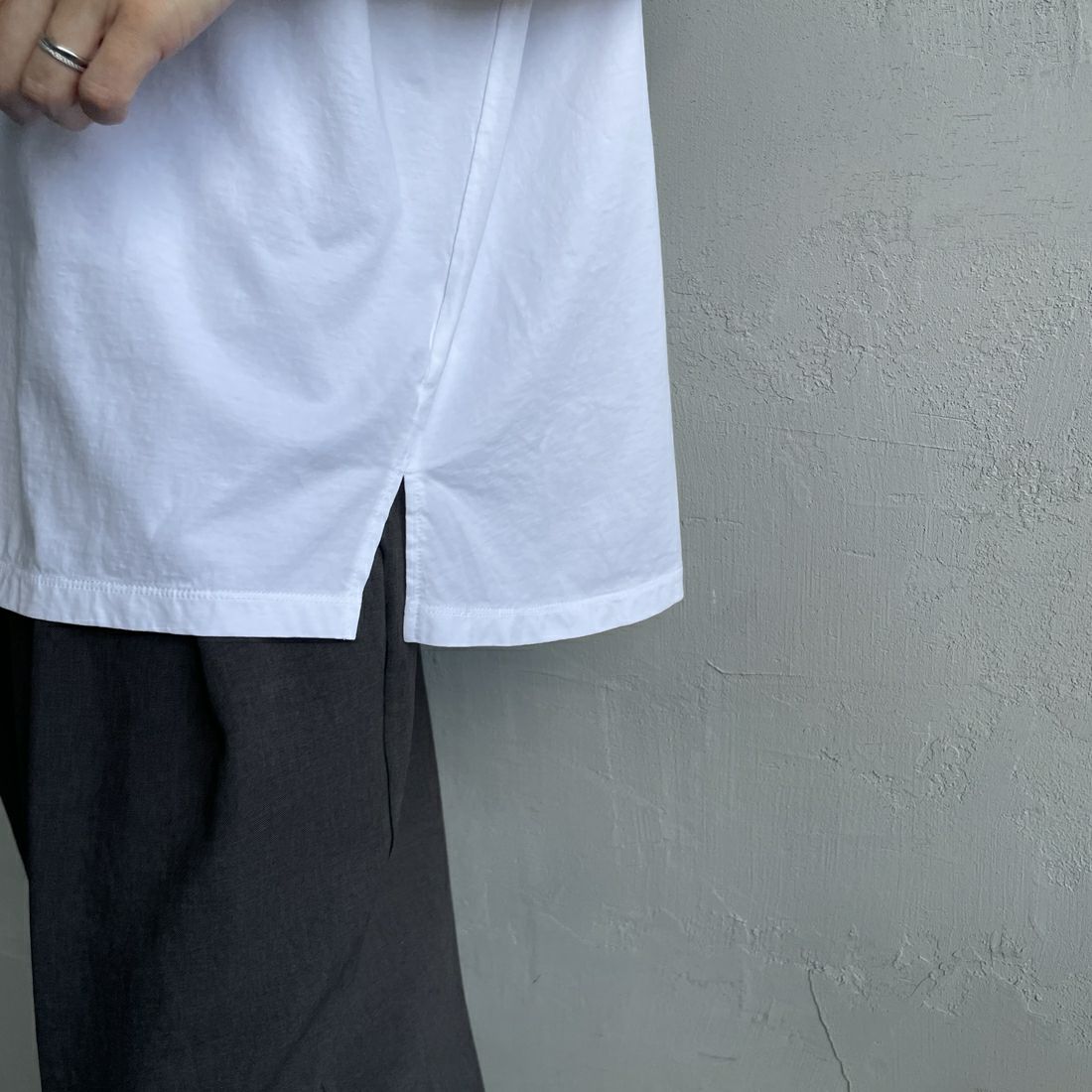 MICA&DEAL × JEANSFACTORY [マイカアンドディール × ジーンズファクトリー] フレンチスリーブ Tシャツ [0125209174-JF] WHITE &&モデル身長：160cm 着用サイズ：F&&
