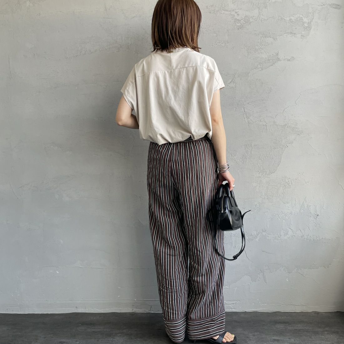 MICA&DEAL × JEANSFACTORY [マイカアンドディール × ジーンズファクトリー] フレンチスリーブ Tシャツ [0125209174-JF] BEIGE &&モデル身長：158cm 着用サイズ：F&&