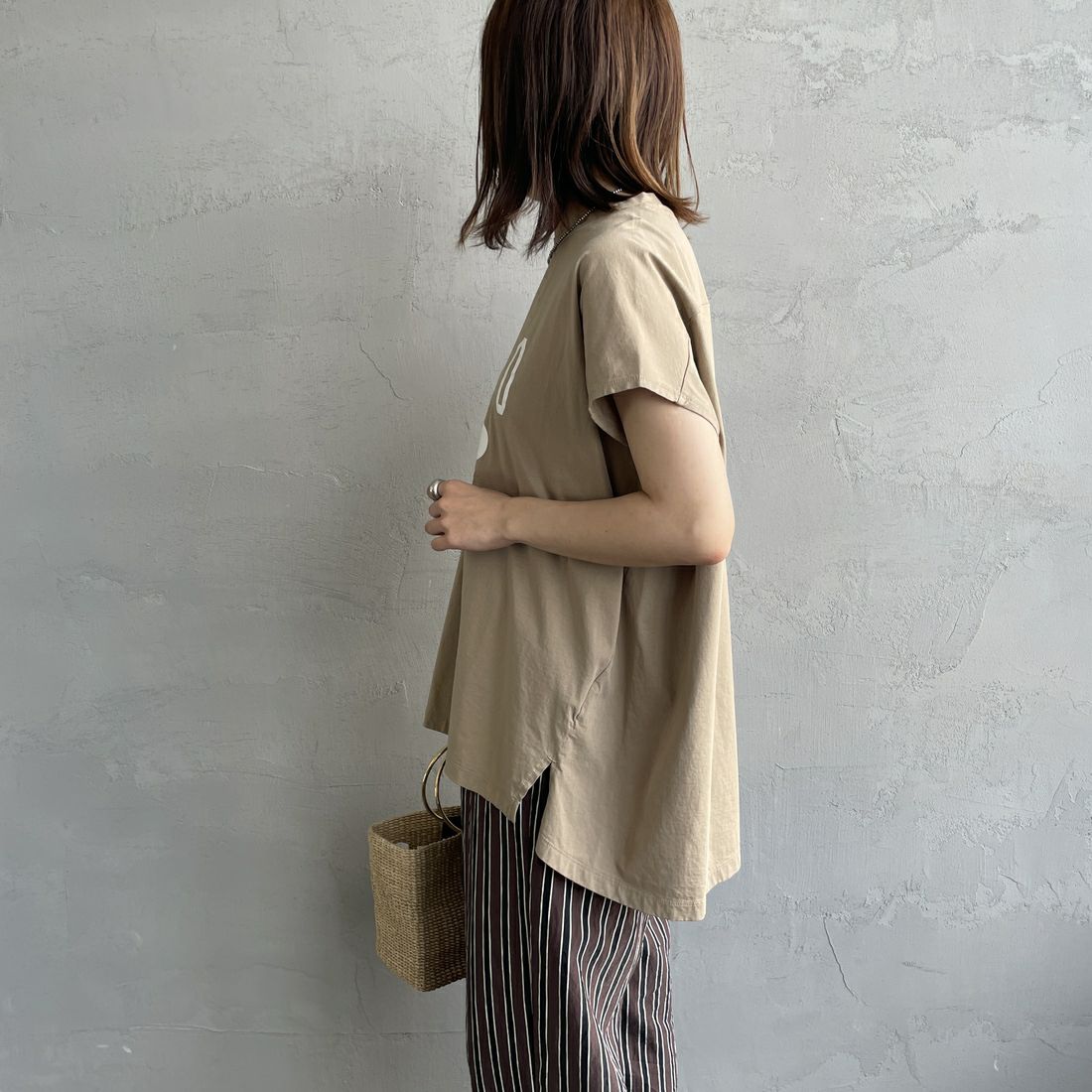 MICA&DEAL × JEANSFACTORY [マイカアンドディール × ジーンズファクトリー] フレンチスリーブ Tシャツ [0125209175-JF] BEIGE &&モデル身長：158cm 着用サイズ：F&&